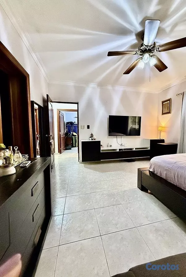 apartamentos - vendo primer nivel mirado norte tres habitaciones 2.5 baños parqueo patio  7