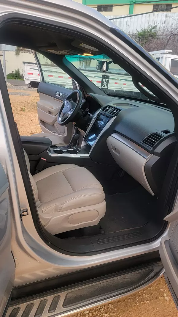 jeepetas y camionetas - FORD EXPLORER XLT 4WD 2015 5