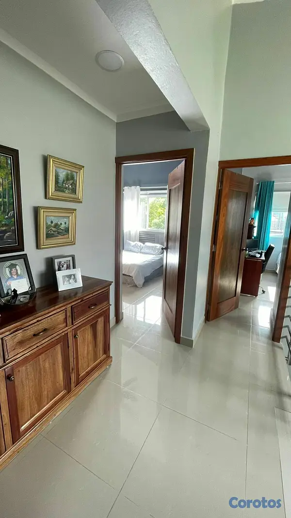 casas - Elegante casa de 2 niveles, en residencial cerrado 8