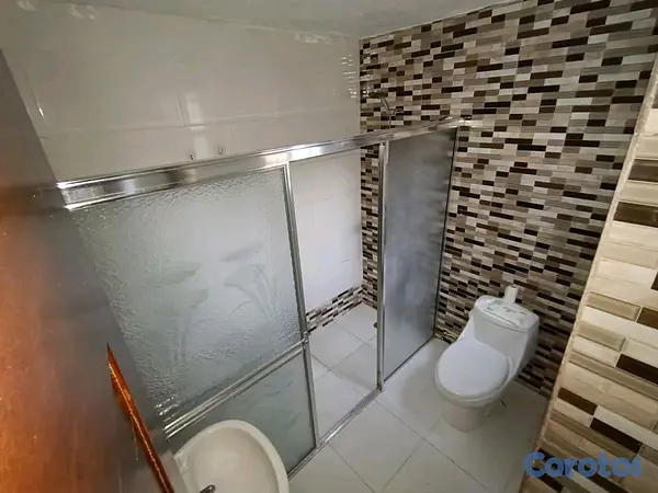 casas - Vendo Casa en Santo Domingo a 5 minutos de Carrefour  2