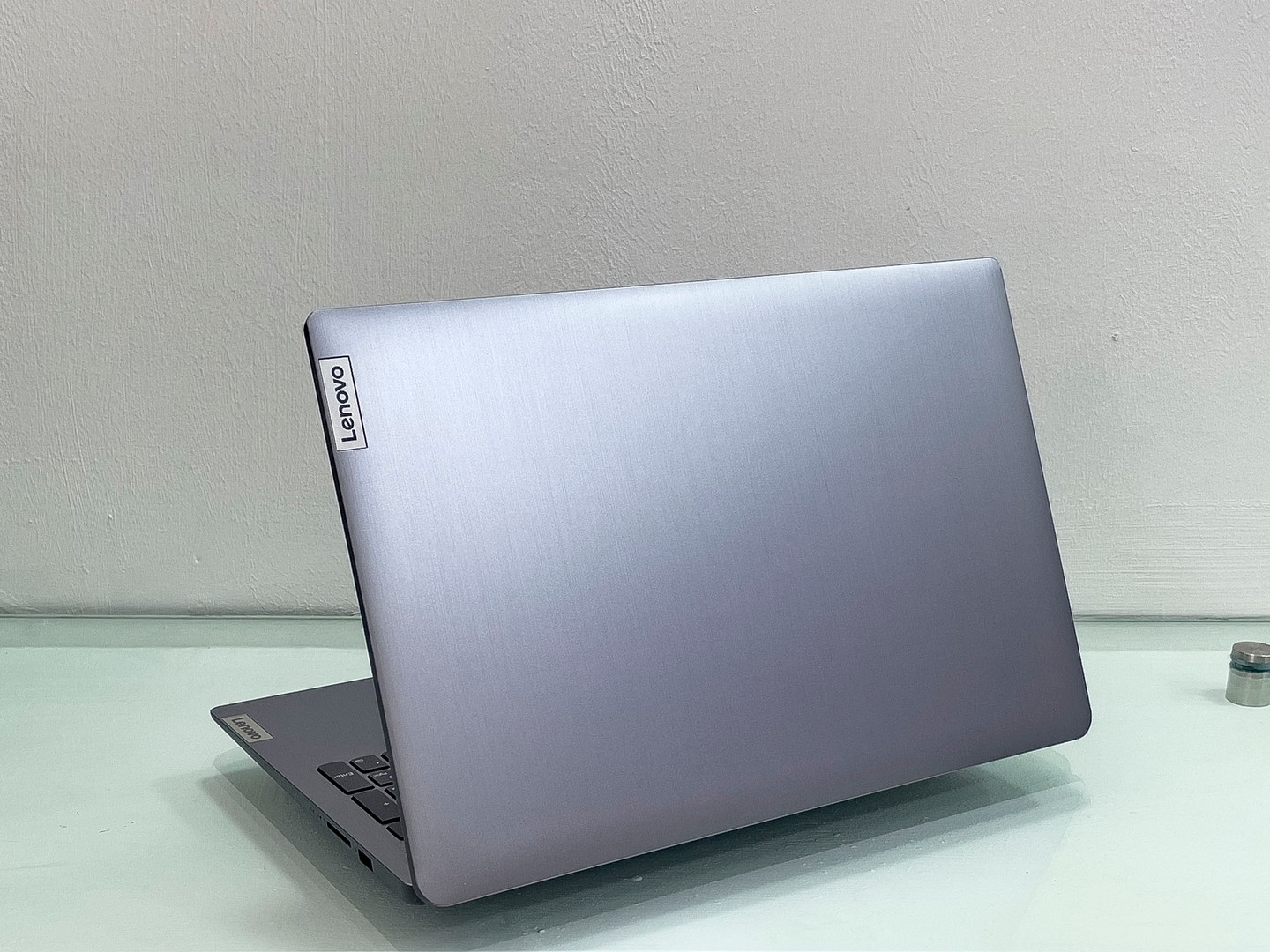 computadoras y laptops - Laptop Lenovo IdeaPad 3 15IAU7/Intel Core i5-1235U/256GB SSD/8GB DDR4/  1