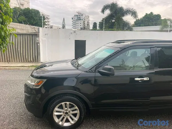 jeepetas y camionetas - Ford Explorer xlt 2016 3
