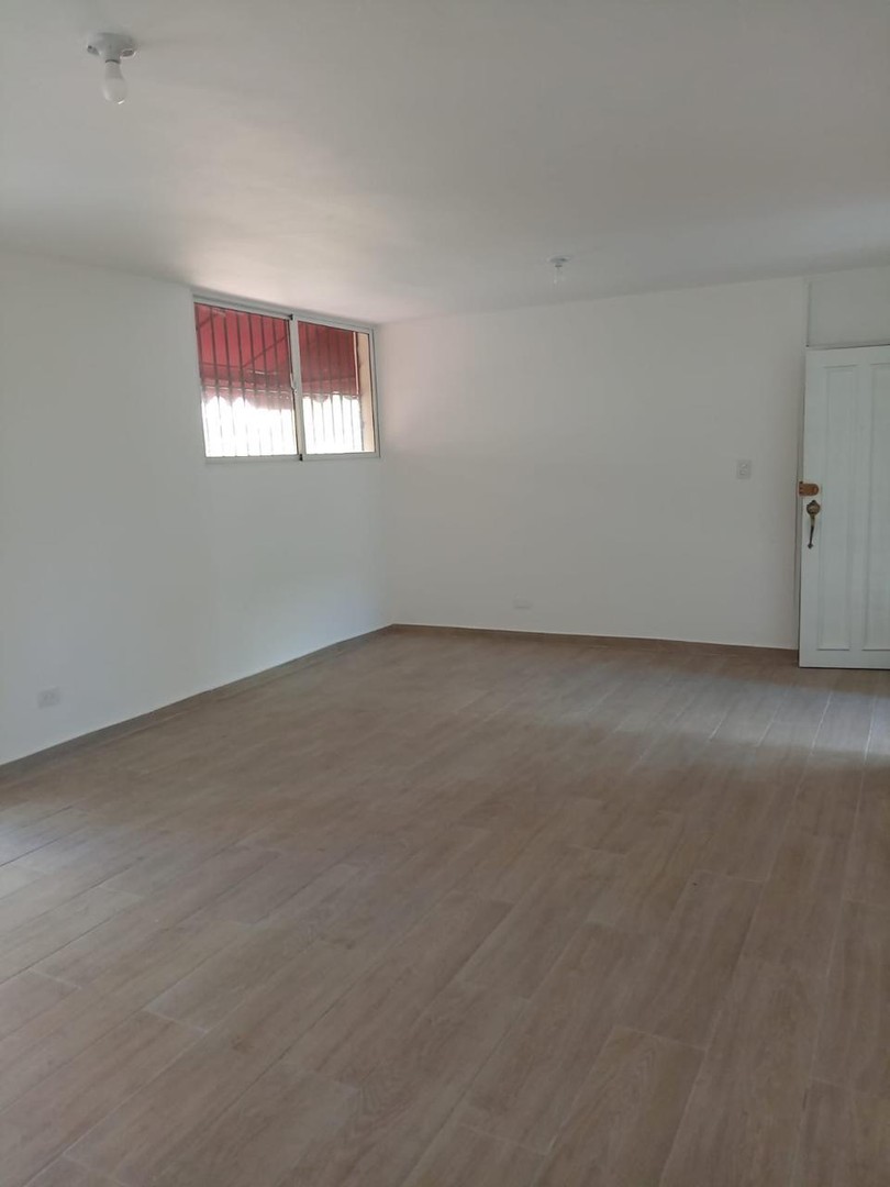 apartamentos - Vendo Apto. 
Bella Vista Sur
Tradicional remodelado
Piso 2 
120mts2. 3 Hab 5