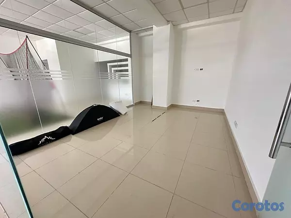 oficinas y locales comerciales - OFICINA TOTALMENTE REMODELADA EN BELLA VISTA 6