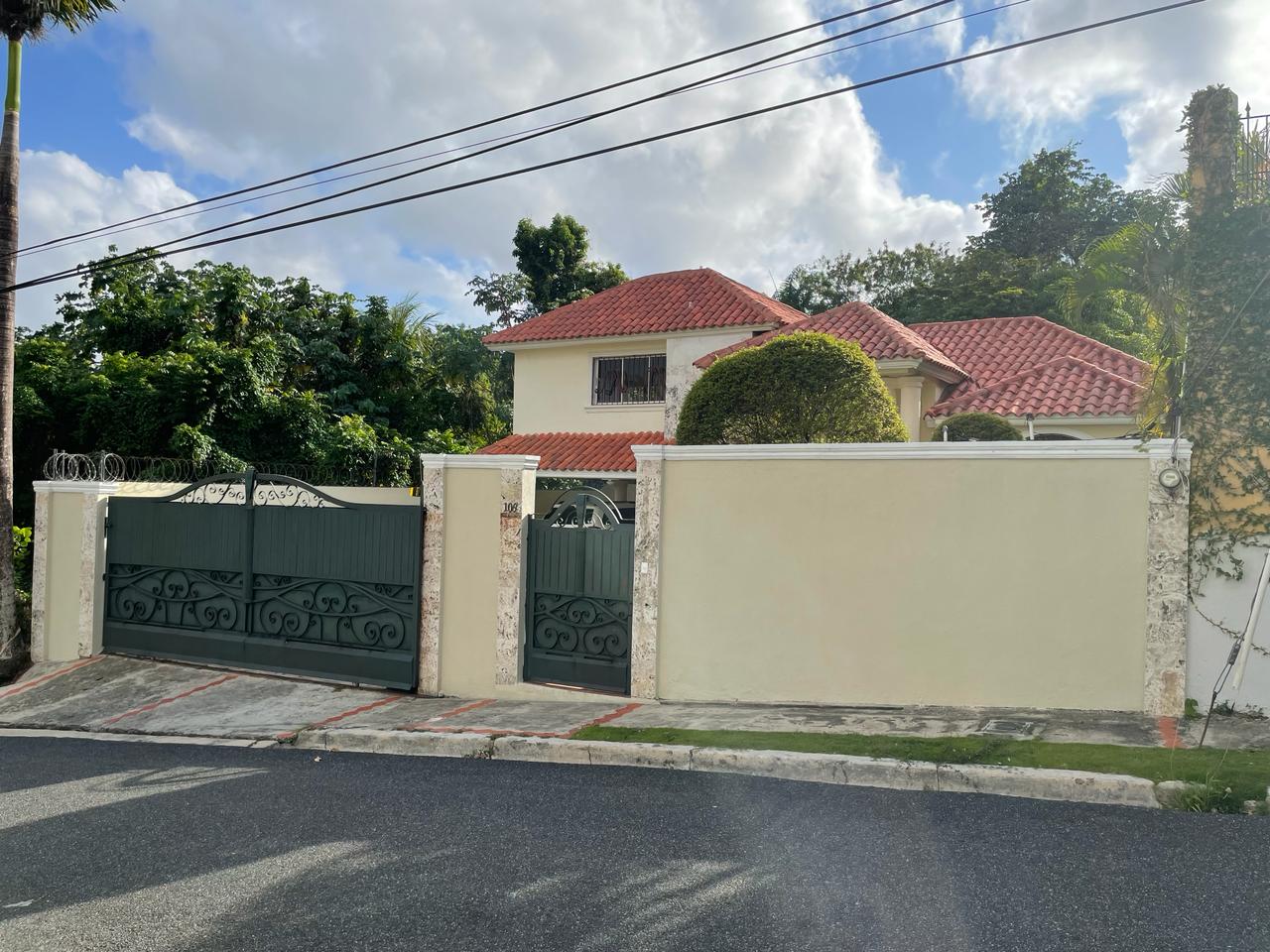 casas - Vendo casa en  Arroyo Hondo lll
