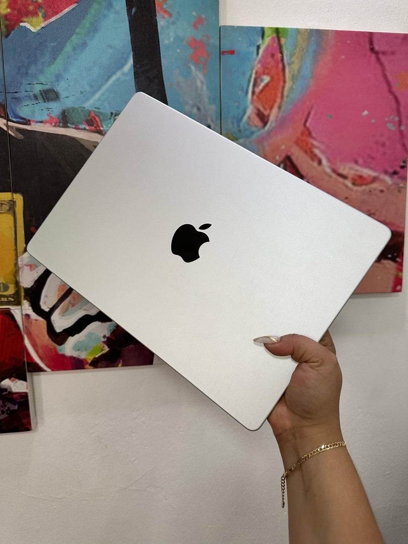 computadoras y laptops - MACBOOK PRO CHIP M3 PRO - 512GB SSD - 18GB SSD - 14 INCH - SILVER 3