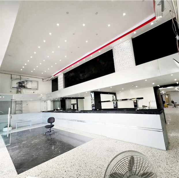 oficinas y locales comerciales - Local comercial amplio y céntrico  2