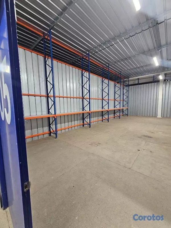oficinas y locales comerciales - Se alquilan Mininaves en Villas Agricolas 4