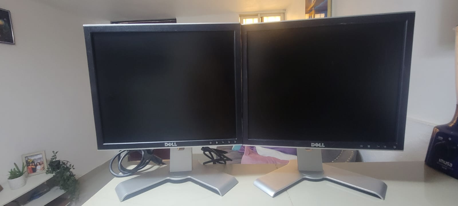 computadoras y laptops - Se venden! 2 Monitores 
📺 Monitor Dell 17” LCD SXGA (1708FPF 2
