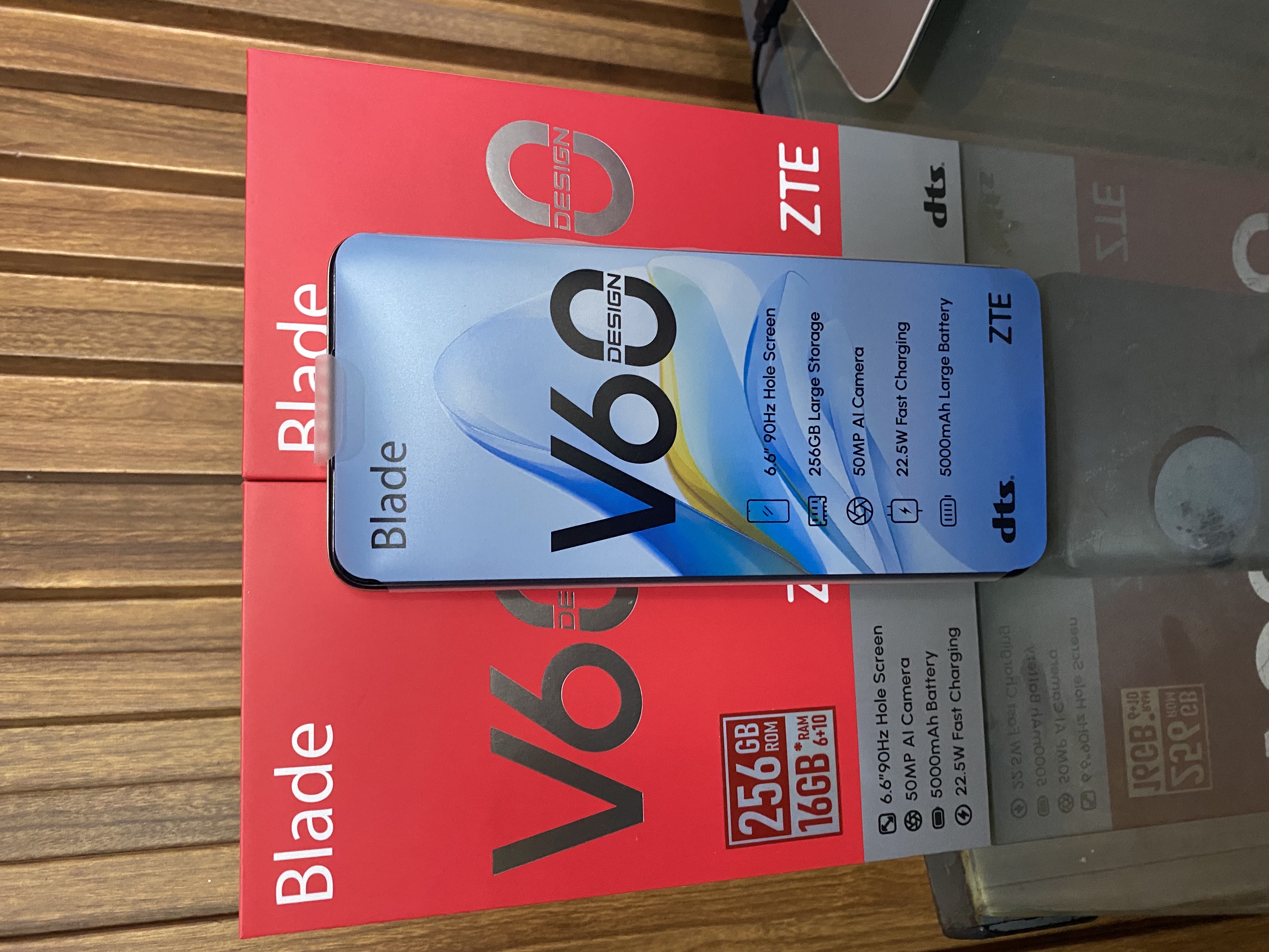 celulares y tabletas - Zte v60 256GB+16  2