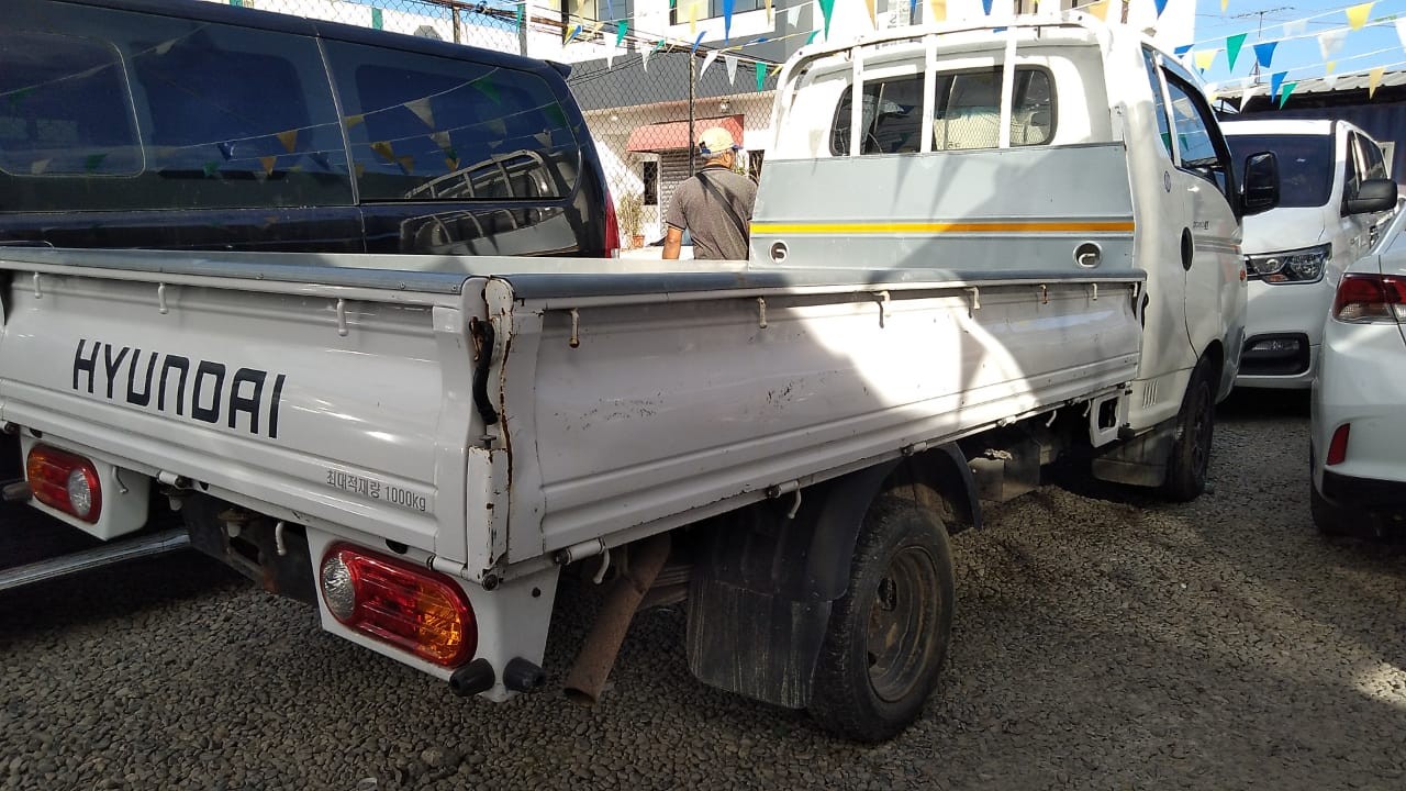 camiones y vehiculos pesados - HYUNDAI PORTER BLANCO 2017DESDE: RD$ 870,100.00 3