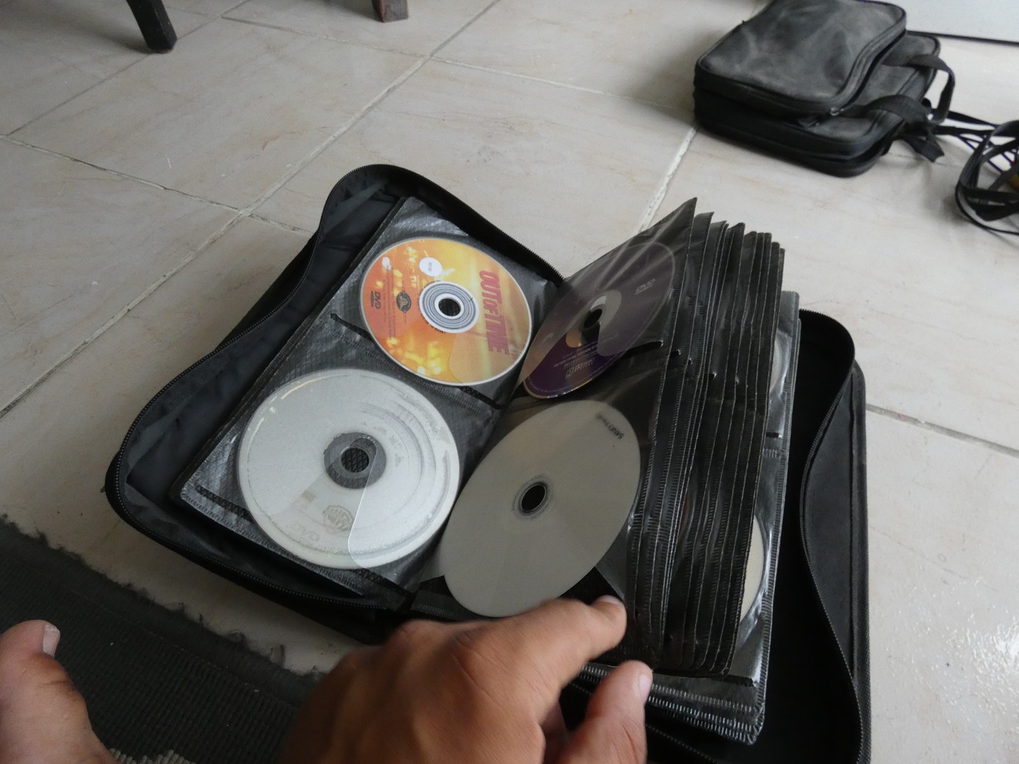 dvds, bluerays y peliculas - Estuche con mas de 30 peliculas DVD originales. Precio no negociable. 
