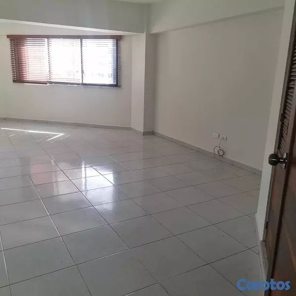 apartamentos - La Esperilla amplio apartamento clásico de 350 MTS 3