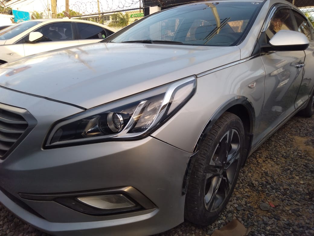 carros - HYUNDAI SONATA LF  2015 GRISDESDE: RD$ 625,100.00