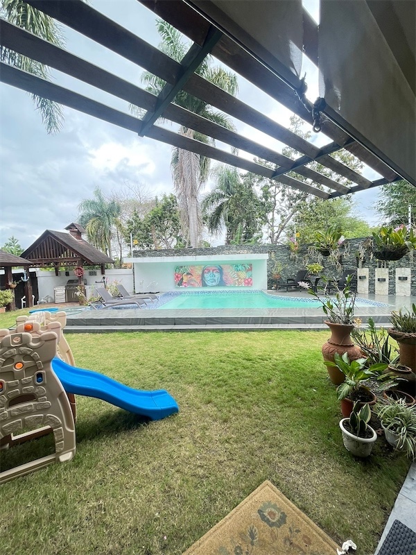 casas - Venta de casa con piscina de 1,159mts en el Distrito Nacional Santo Domingo  0