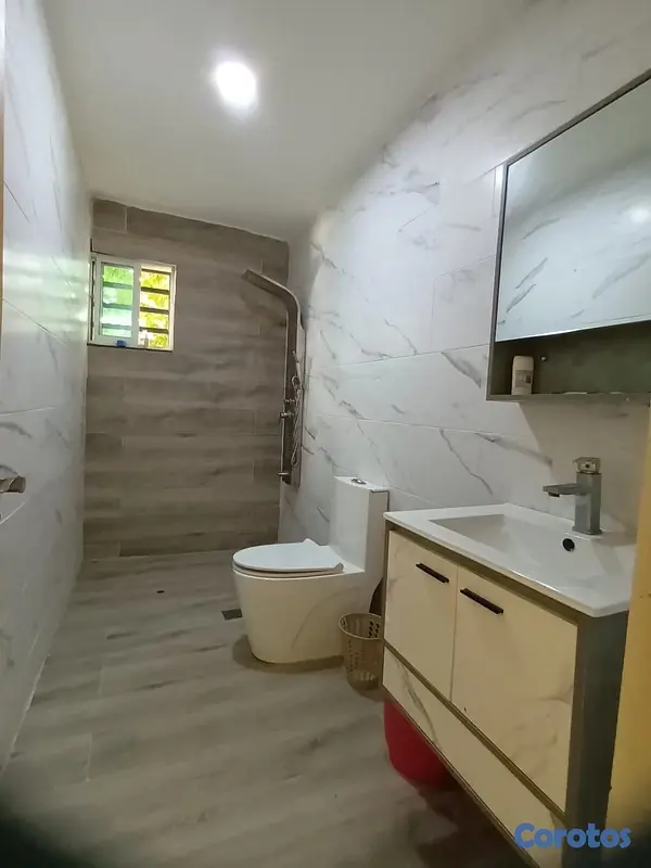 casas - venta de casa con jacuzzi en la autopista de san isidro Santo Domingo este  4