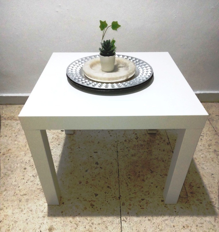 muebles y colchones - LACK Mesa auxiliar de Ikea blanca 

