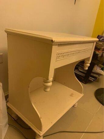 decoración y accesorios - mesita pino tratado
