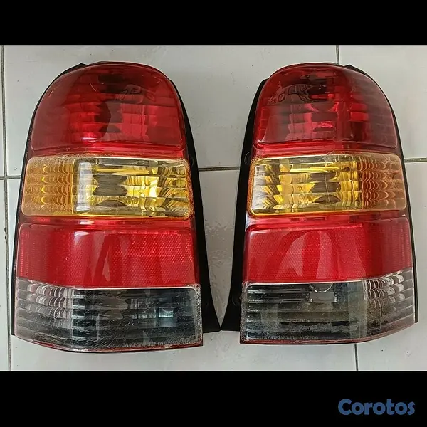 repuestos - Faroles traseros Ford Escape 2005 2