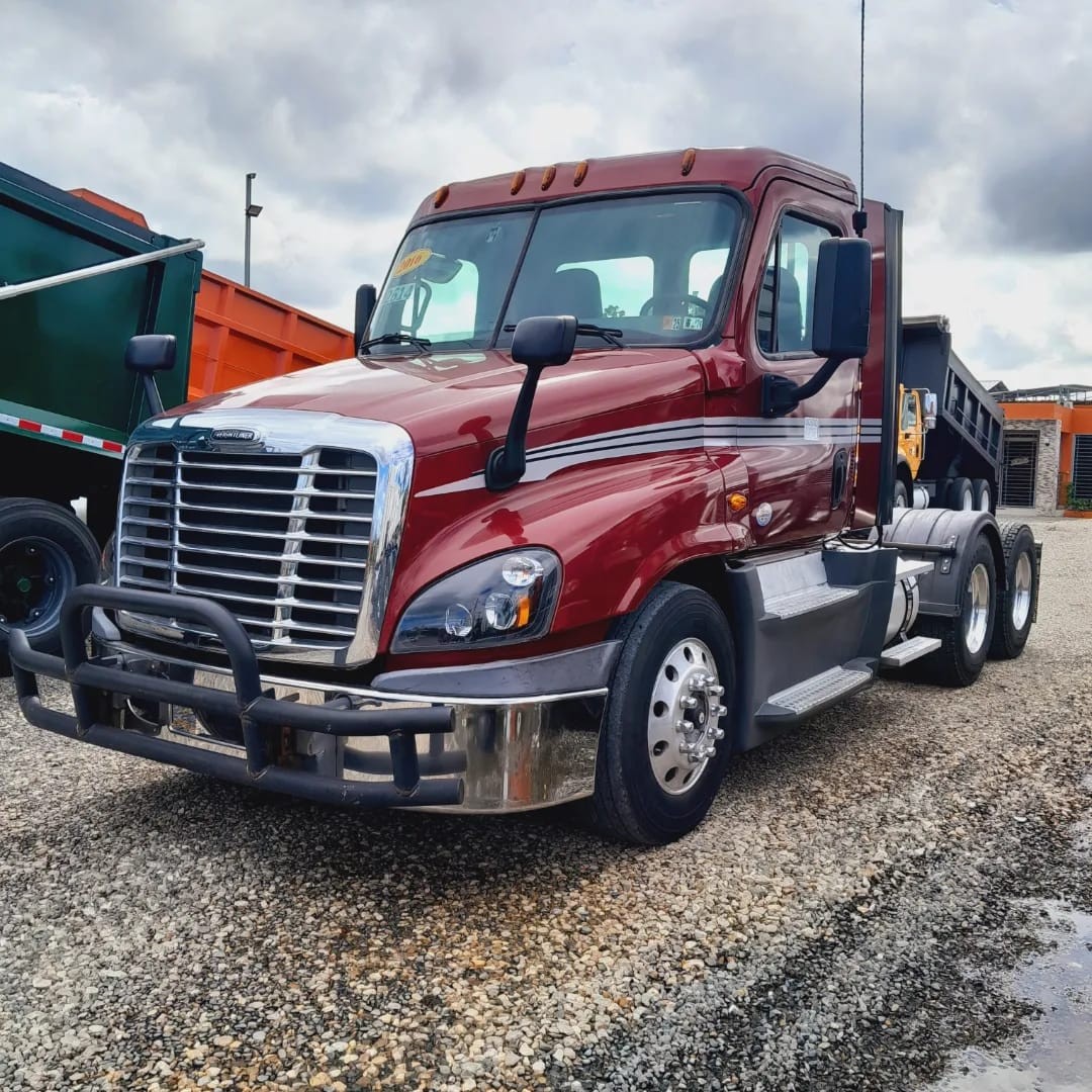 camiones y vehiculos pesados - Freightliner Cascadia 125 año 2016 1