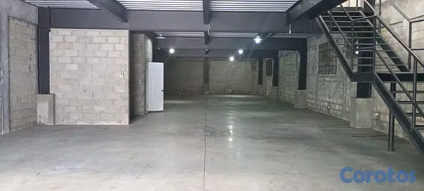otros inmuebles - Alquilo Nave en Ensanche la fe 8