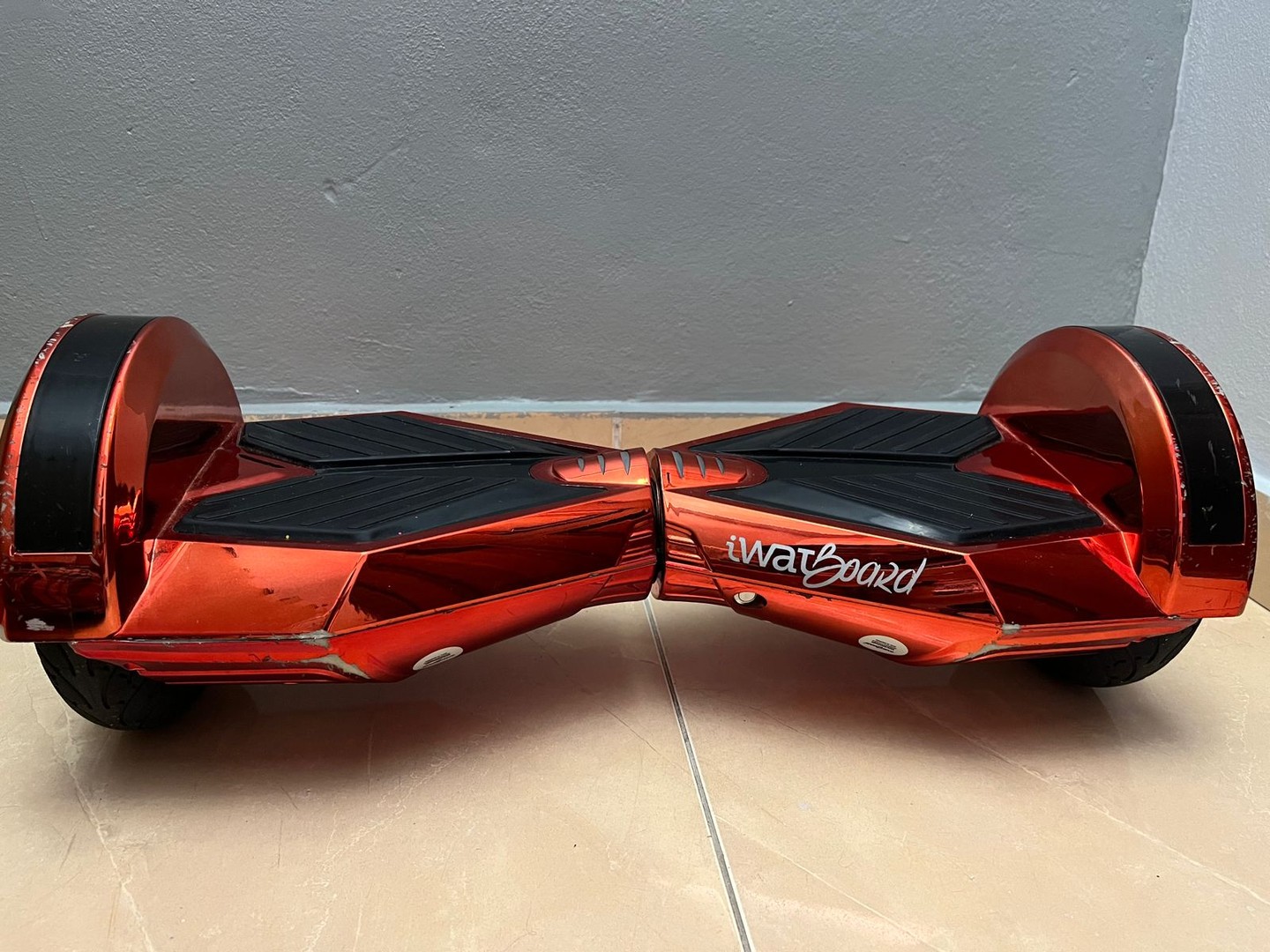 hobby y coleccion - Hoverboard iWATBoard i8 con cargador y estuche.
