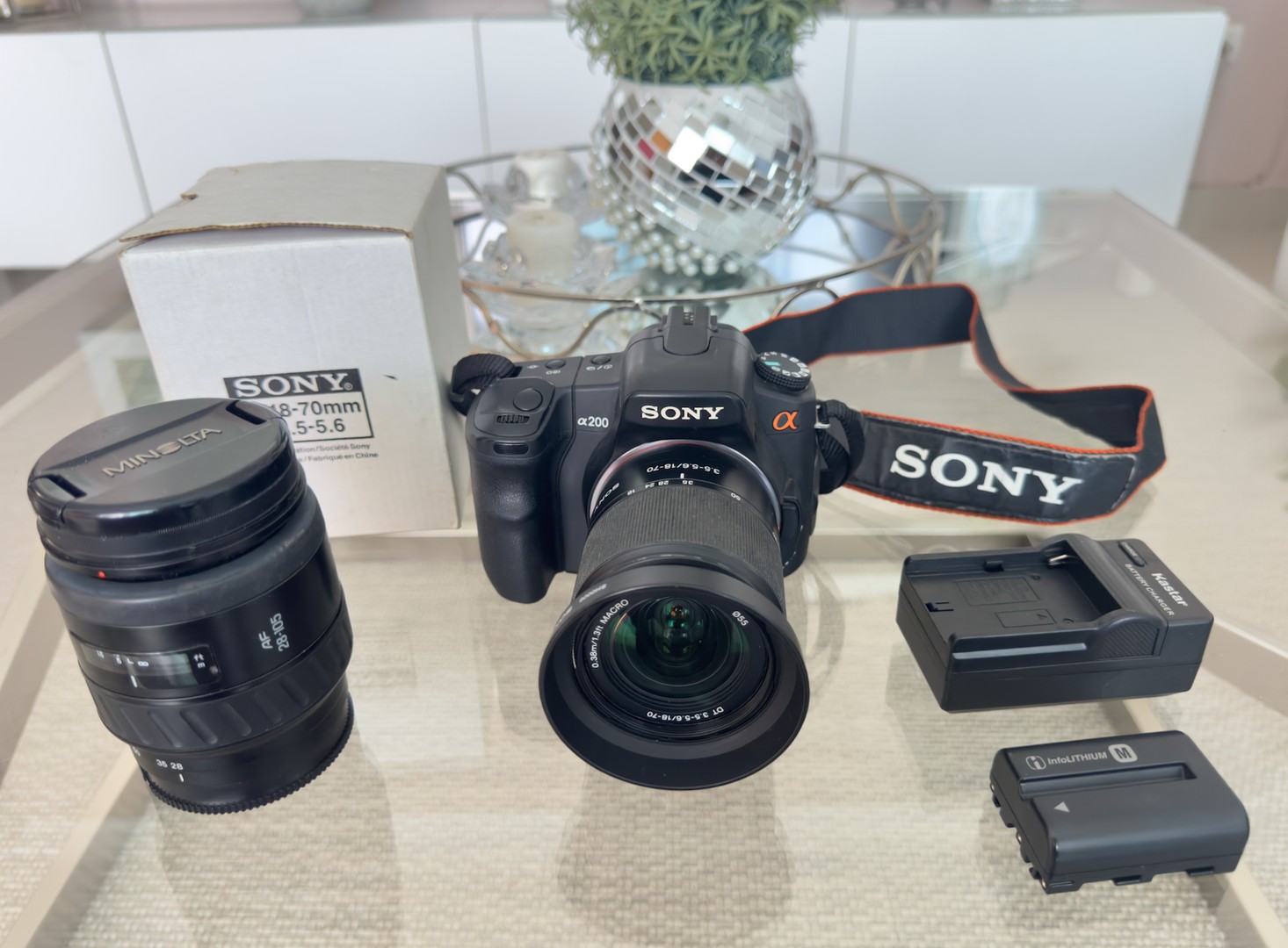 camaras y audio - Cámara Digital Sony Alpha A200 - Negra con dos lentes  de 18-70 mm y 66mm