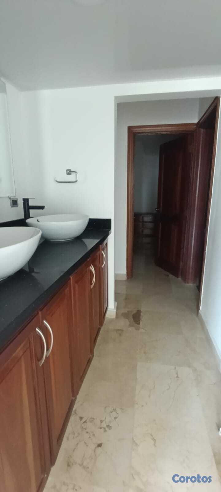 apartamentos - Renacimiento, Amplio apartamento en Torre Clásica 7