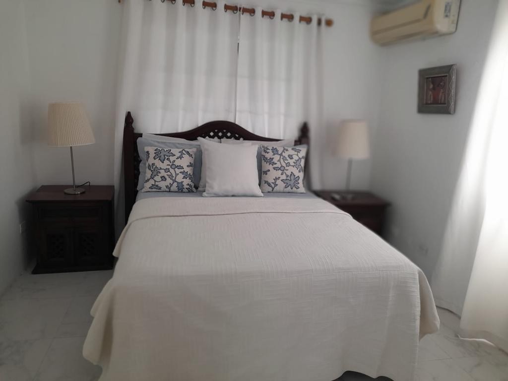 casas vacacionales y villas - Se vende Villa amueblada en Juan Dolio 9