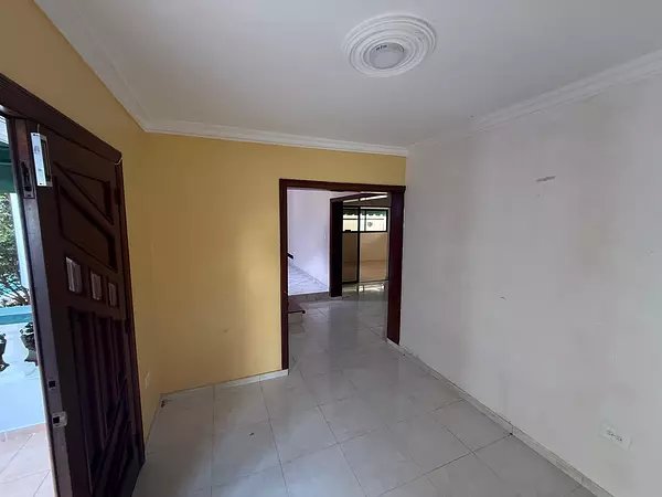 casas - Alquiler Casa de 3 habitaciones, Bella Vista 5