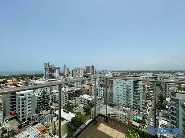 apartamentos - Lujosa torre en El Real, Apartamento en piso alto  2