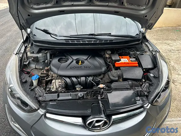 carros - Hyundai elantra 2015 Full (con sunroof) 8