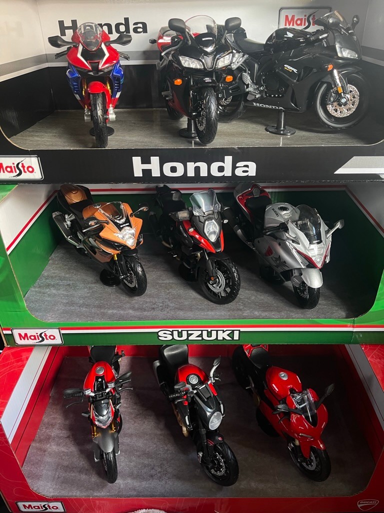 hobby y coleccion - Paquete de 3 motocicletas Maisto coleccionables altamente detallada motores moto