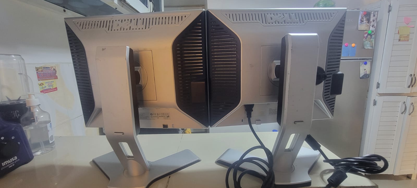 computadoras y laptops - Se venden! 2 Monitores 
📺 Monitor Dell 17” LCD SXGA (1708FPF 3