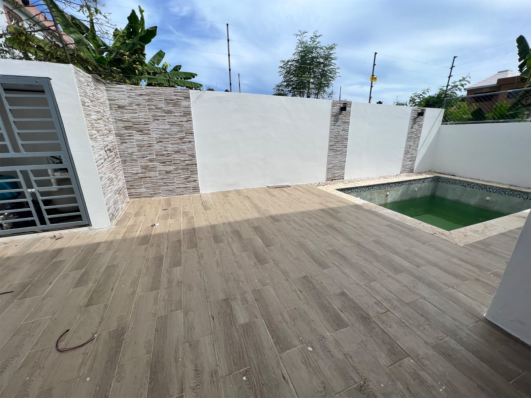 casas - Venta de casa con piscina en la autopista de san Isidro brisa oriental 