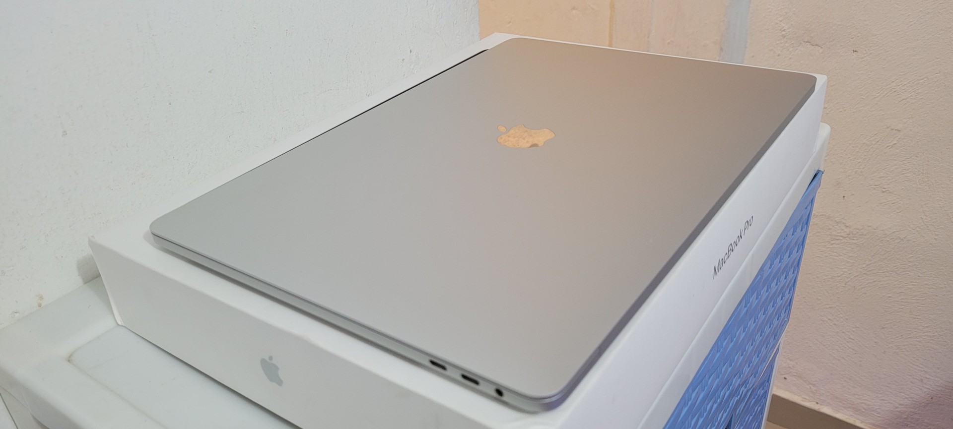 computadoras y laptops - Macbook Pro Retina 15.5 Pulg Core i7 Ram 16gb Disco 256gb SSD año 2018 2