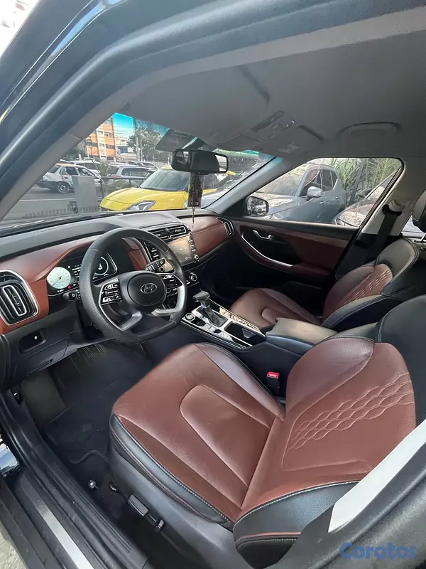 jeepetas y camionetas - Hyundai Cantus LUX 2022 9