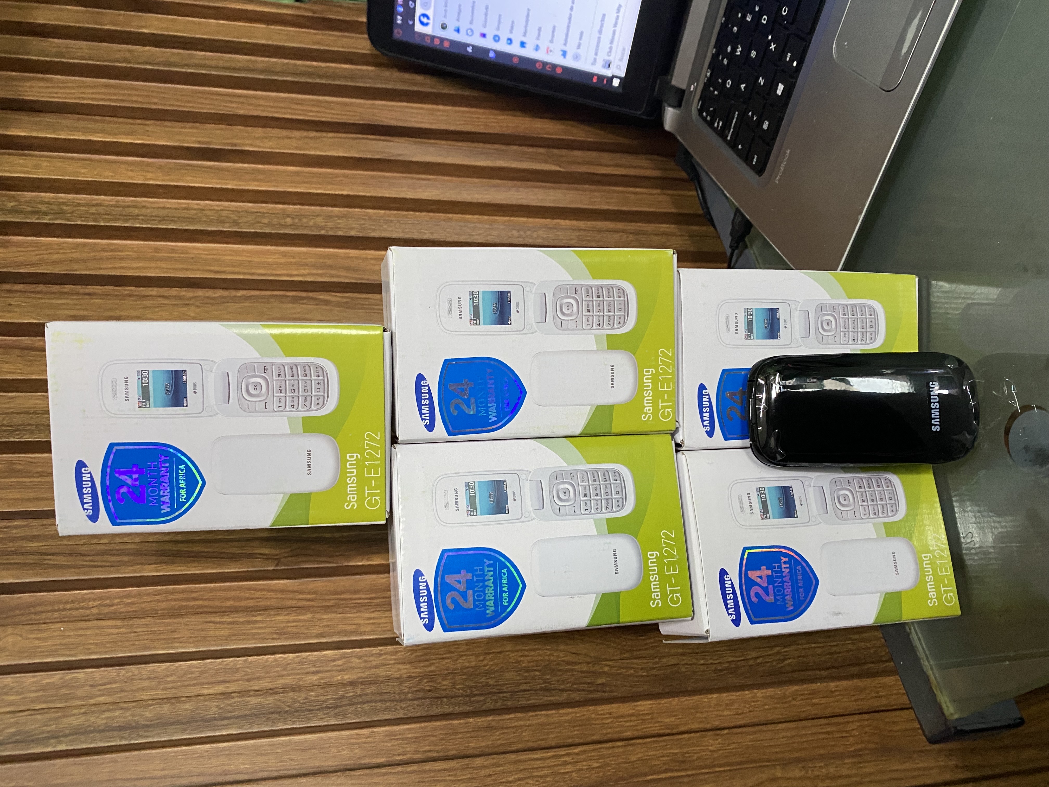 celulares y tabletas - Samsung de tapita  2