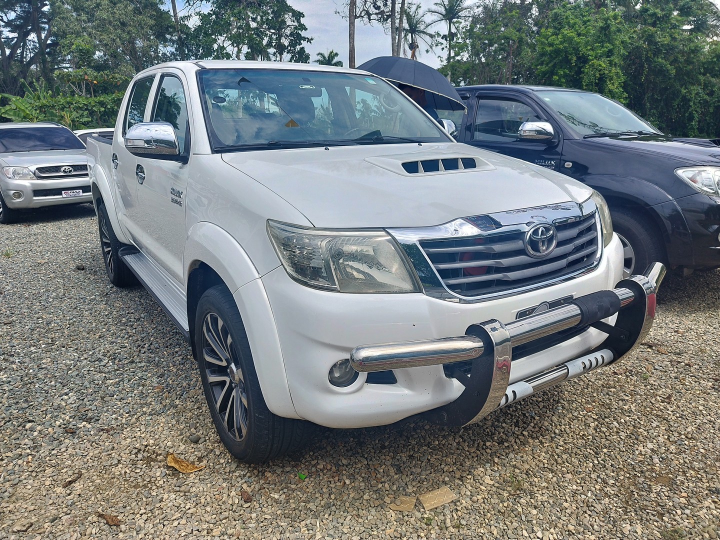jeepetas y camionetas - 2015 Toyota Hilux SRV 4x4 Diesel Automática 