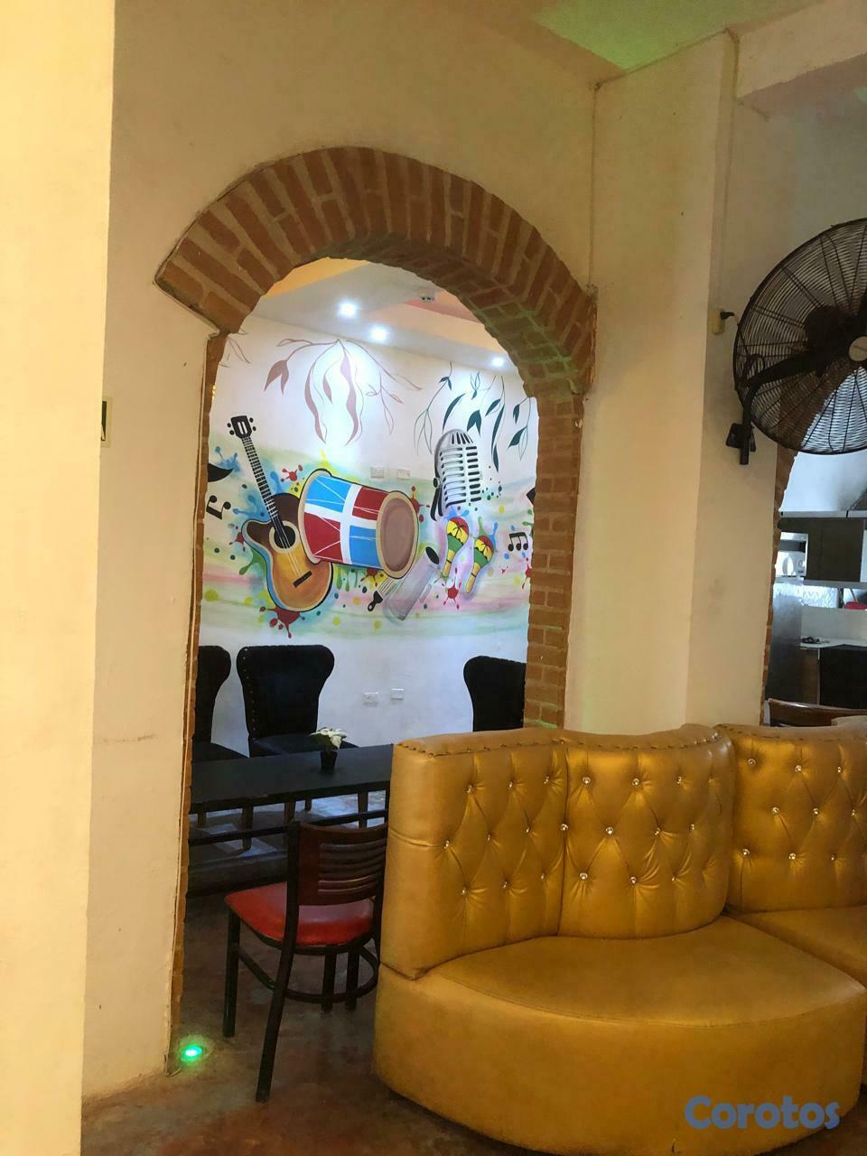 casas - Remato Propiedad en la Zona Colonial por Salud  3