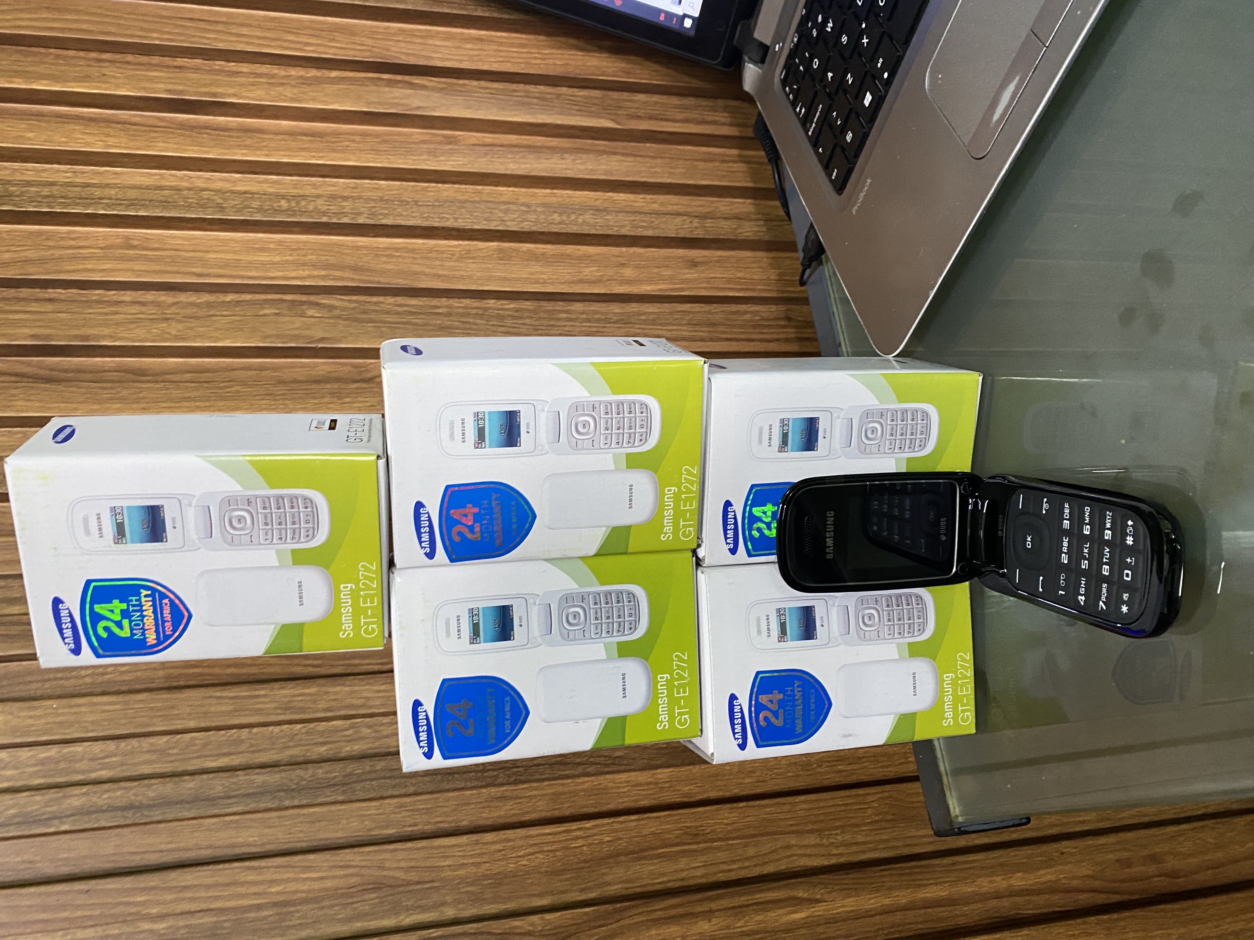 celulares y tabletas - Samsung de tapita  2
