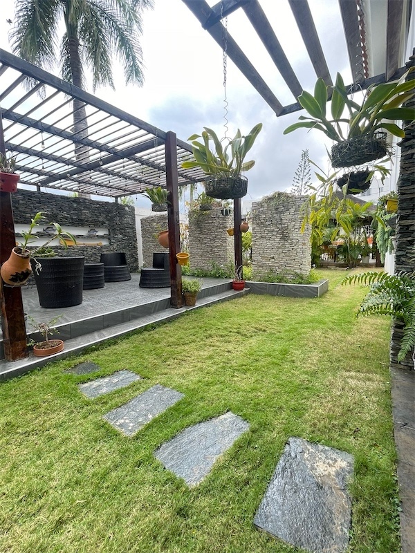 casas - Venta de casa con piscina de 1,159mts en el Distrito Nacional Santo Domingo  2
