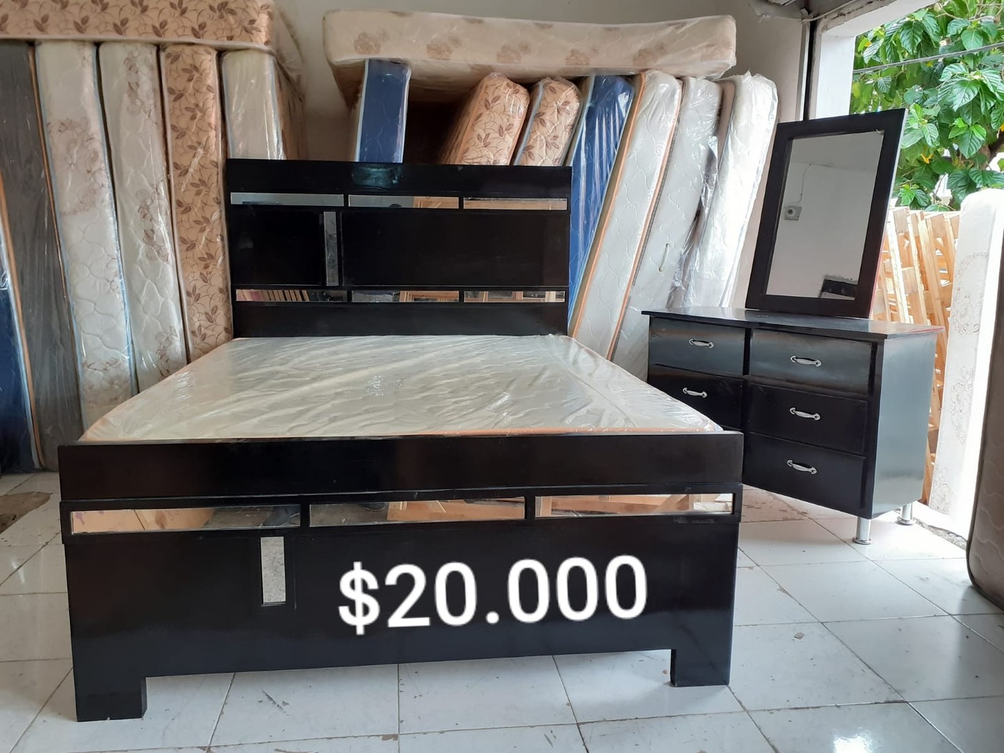 muebles y colchones - Cama y Gavetero con el colchon  0