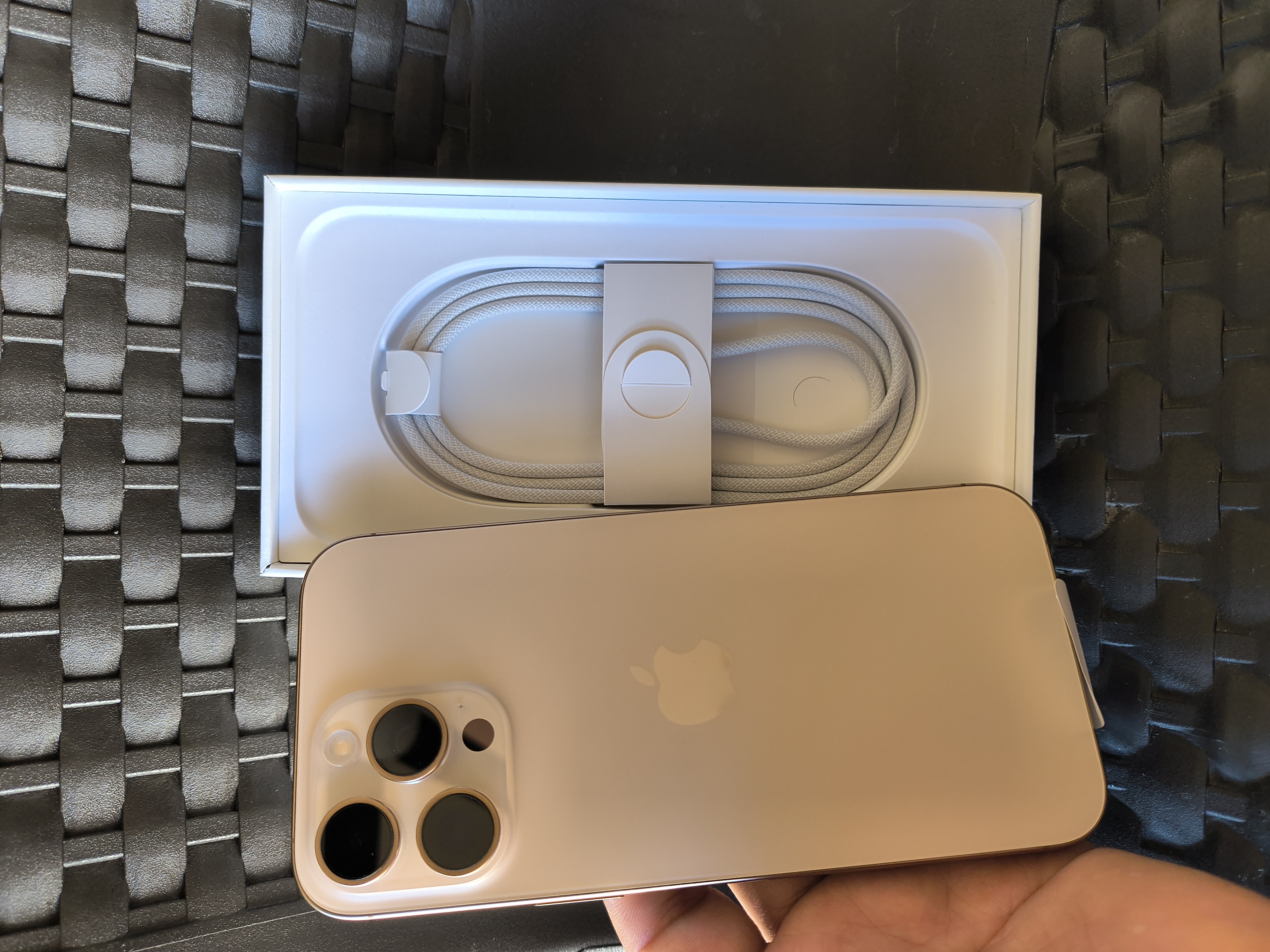 celulares y tabletas - iPhone 16 pro max NUEVO  1