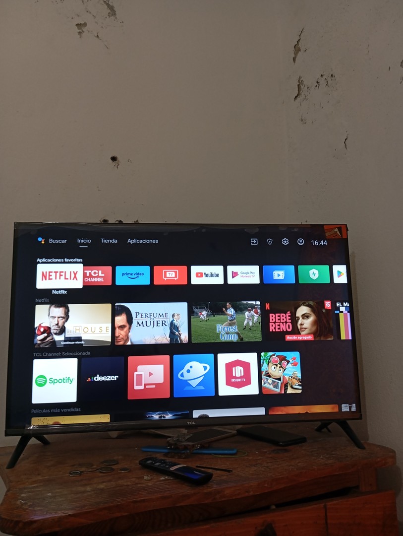 tv - Está nueva poco uso 12.500 Android tv