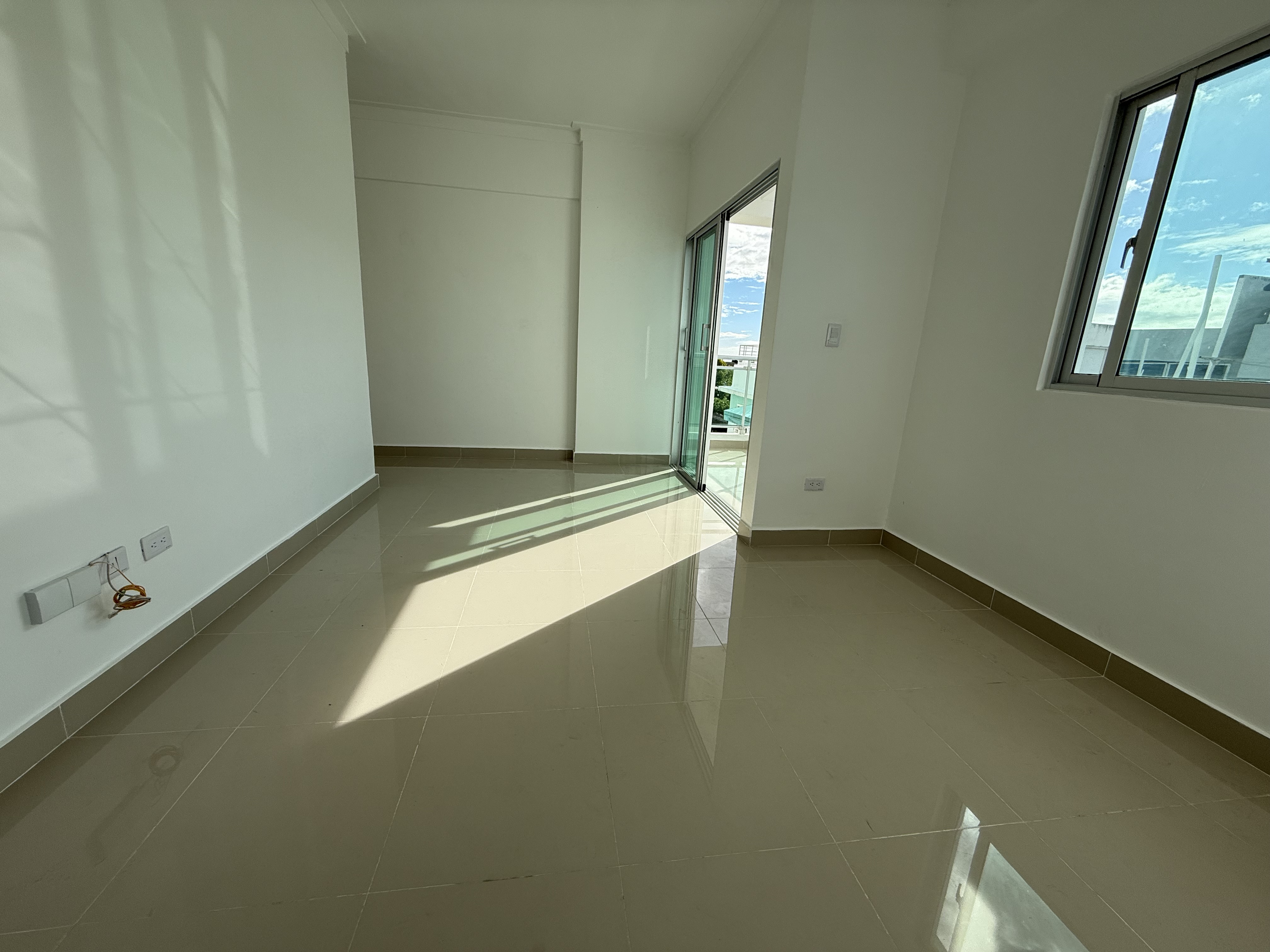 apartamentos - Vendo independencia klm 9 dos hab dos baños parque 4