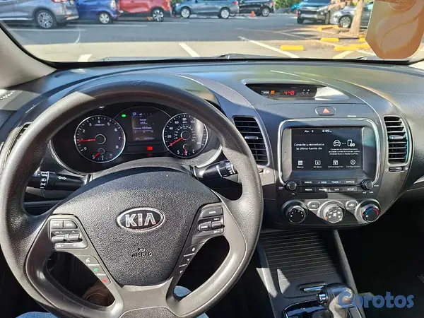 carros - KIA FORTE 2018 - Único dueño - Seguro Full Pago 2