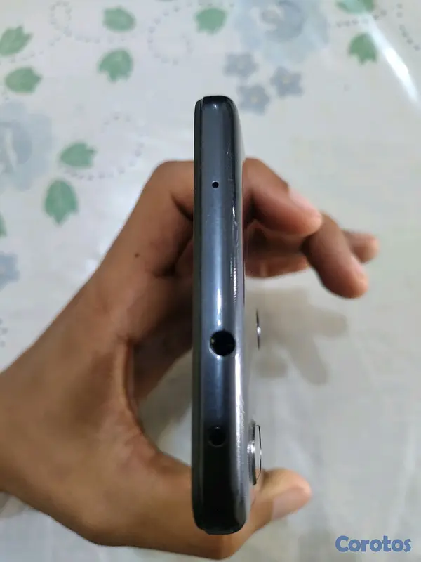 celulares y tabletas - Alcatel 3V 32GB desbloqueado pantalla grande  5