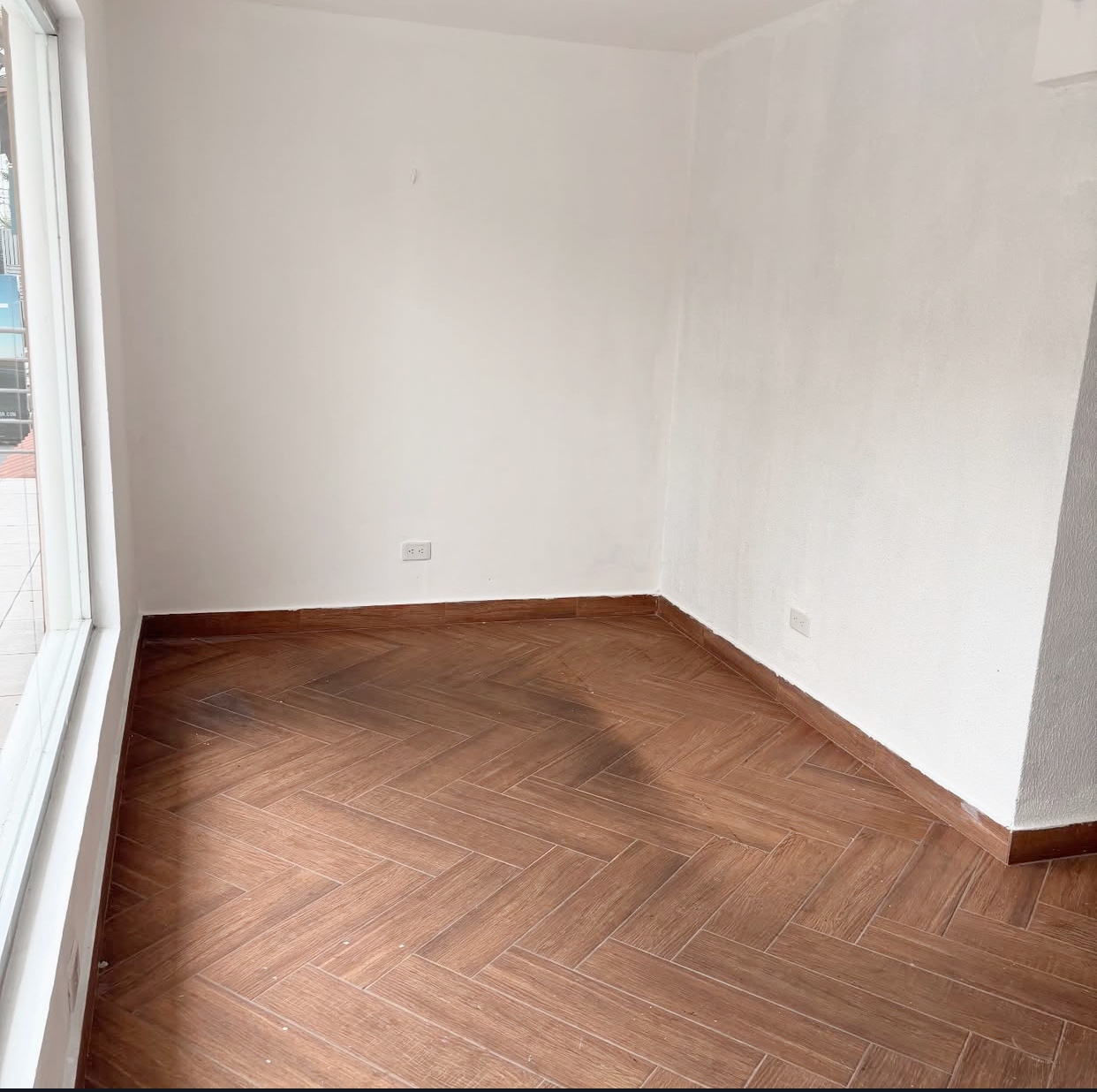 oficinas y locales comerciales - Local céntrico en Piantini  3