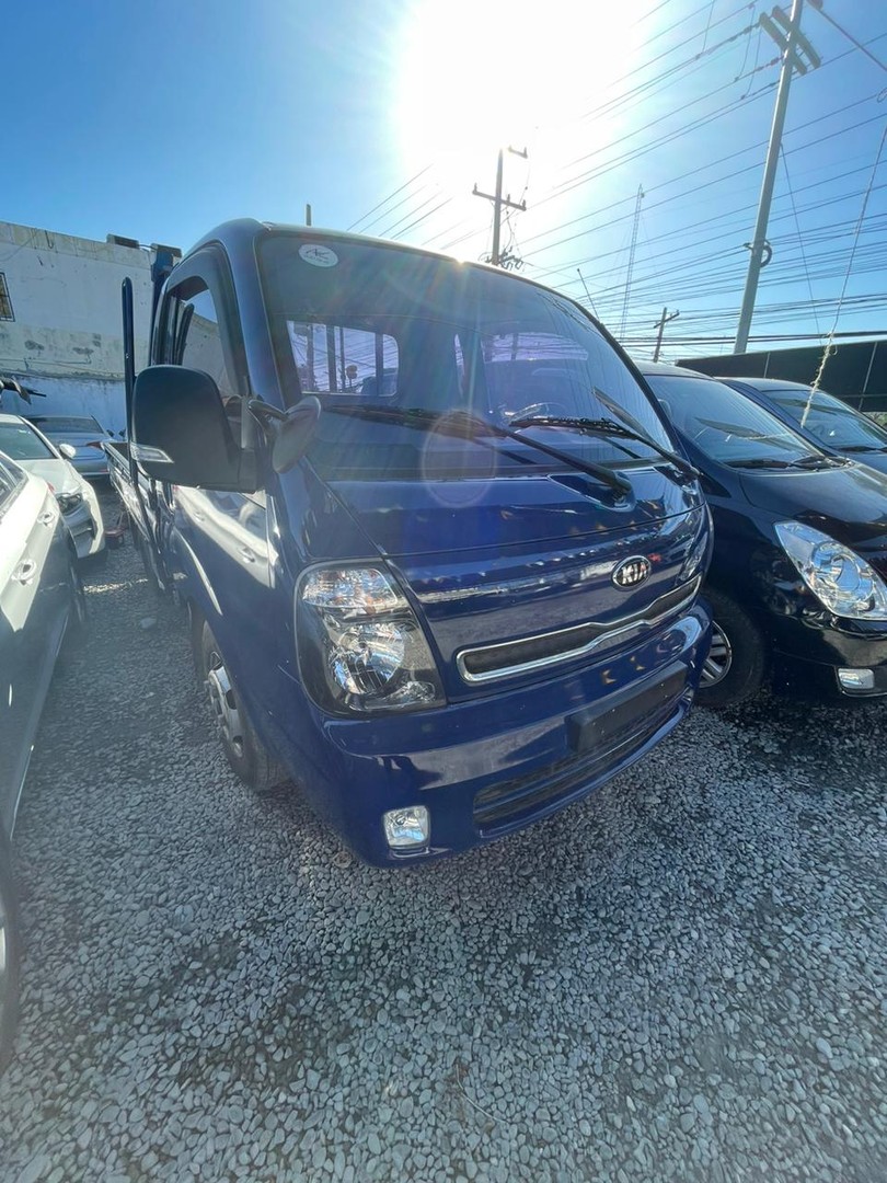 camiones y vehiculos pesados - KIA BONGO 2017 AZUL 1